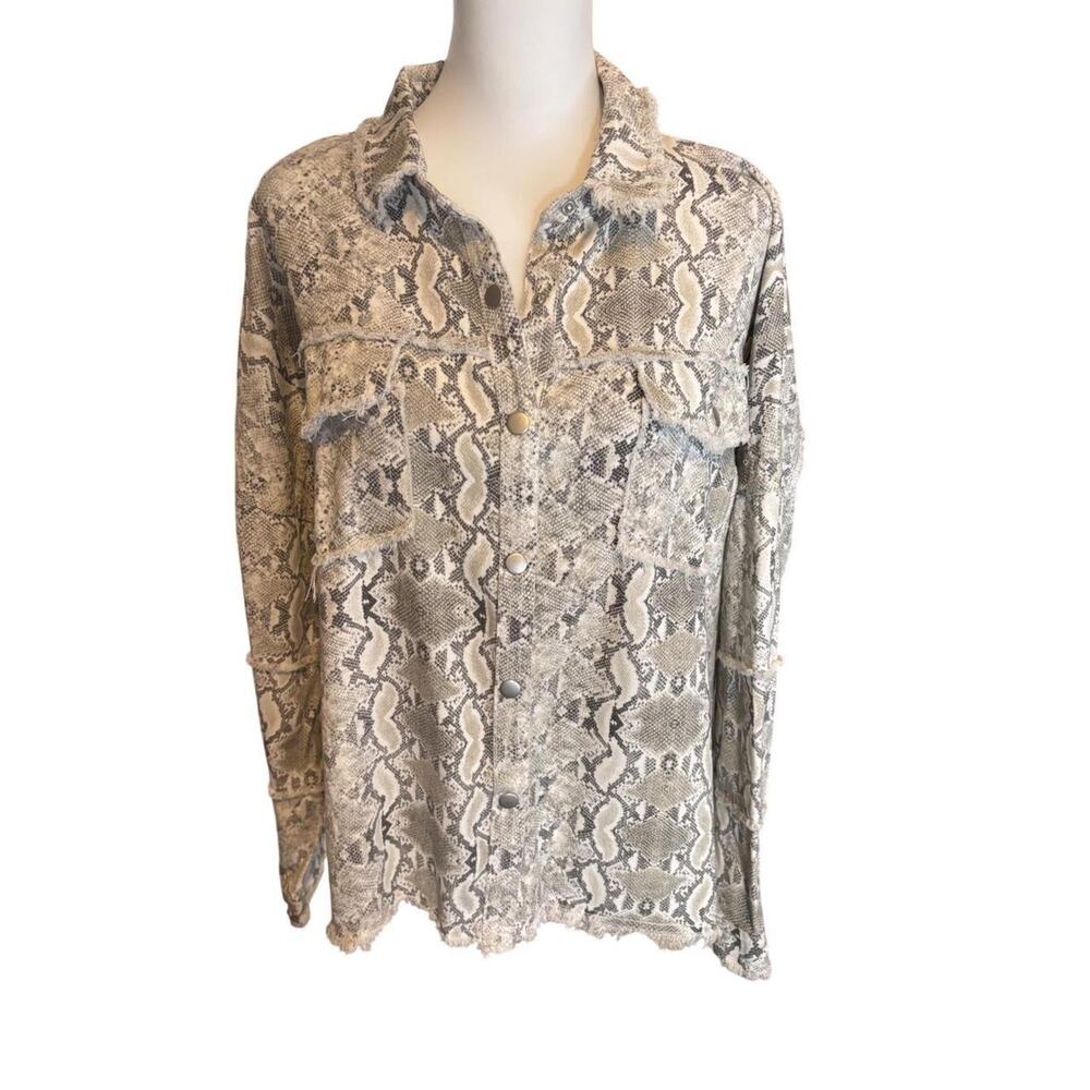 Mittoshop Snakeskin Print Western Shacket Raw Hem Frayed Distress Grey Cream ML